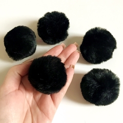 pompom-de-pelúcia-preto