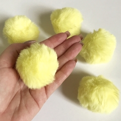 pompom-de-pelúcia-amarelo