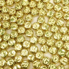 Miçanga de letra Dourada (20 gramas) - comprar online