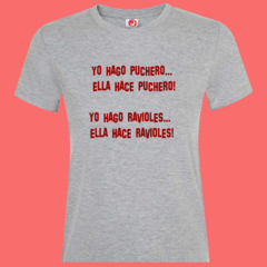 Remeras YO HAGO PUCHERO ELLA HACE PUCHERO en internet