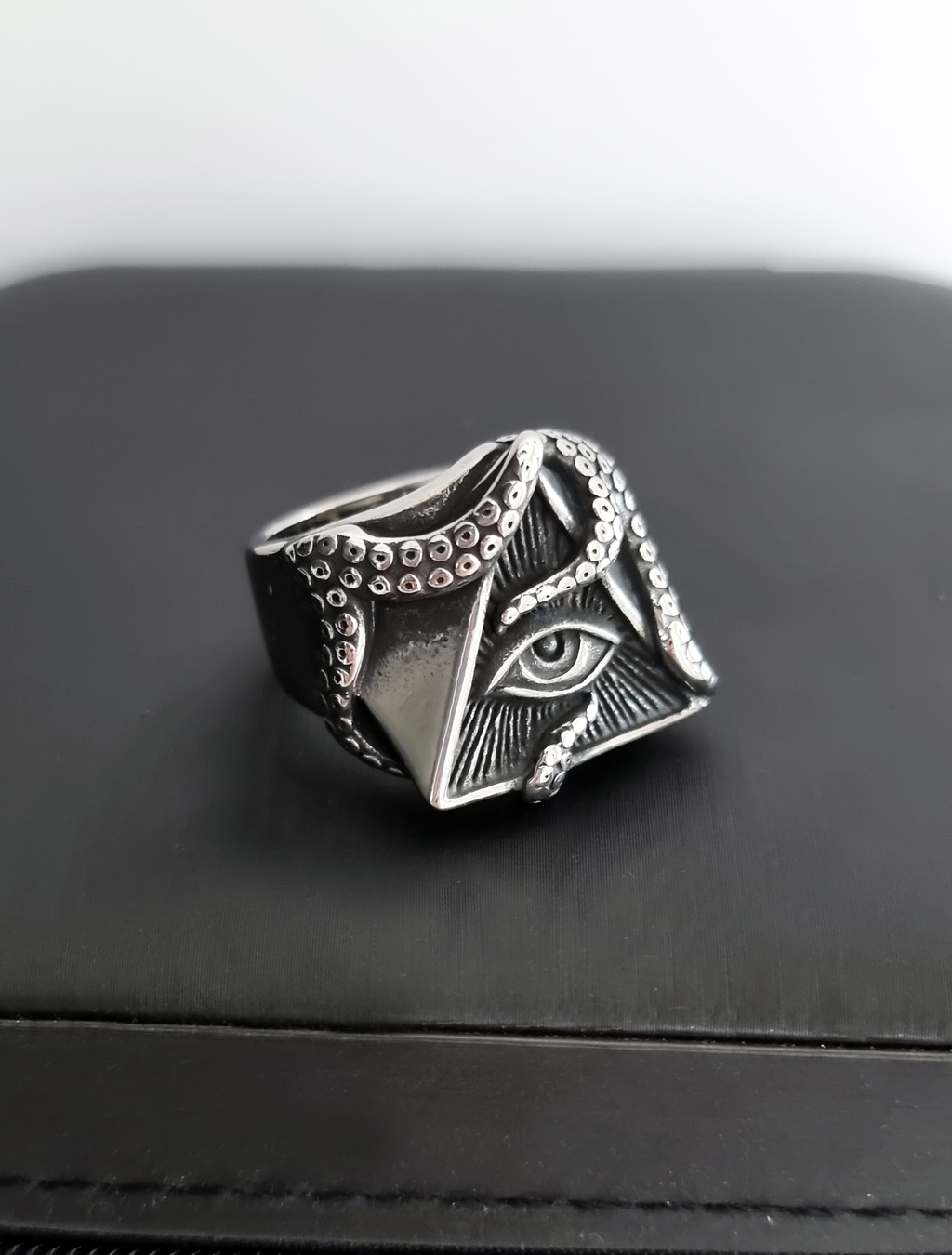 Anillo illuminati online