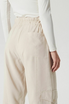 PANTALON LOGAN BEIGE - comprar online