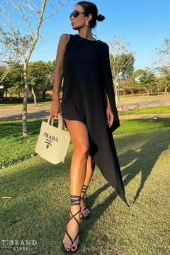 Vestido curto fluido com uma manga só em viscose Preto