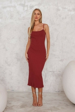 VESTIDO MIDI CANELADO MARI MARSALA