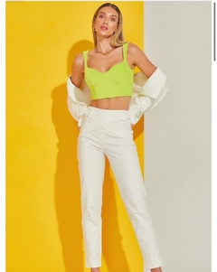 cropped-comfy-com-decote-princesa-verde-fluor