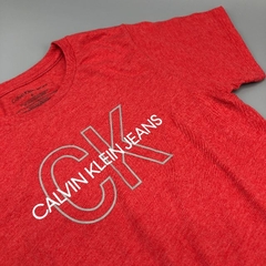 Remera Calvin Klein - Talle 6 años - SEGUNDA SELECCIÓN - comprar online