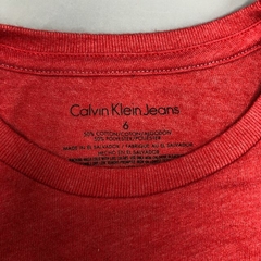 Remera Calvin Klein - Talle 6 años - SEGUNDA SELECCIÓN - Baby Back Sale SAS
