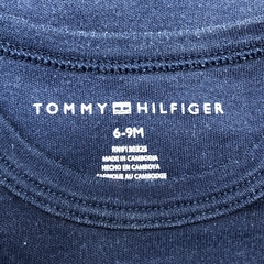 Body Tommy Hilfiger - Talle 6-9 meses - SEGUNDA SELECCIÓN - Baby Back Sale SAS