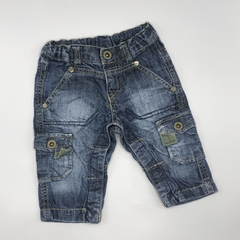 Segunda Selección - Jeans Zara Talle 3-6 meses jean azul oscuro bolsillos laterales abotonado (35 cm largo)
