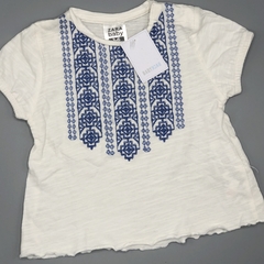 Remera Zara Talle 3-6 meses algodón blanca bordado azul delantero - comprar online
