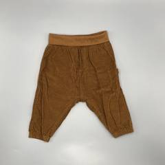 Pantalón HyM Talle 4-6 meses corderoy fino marrón (35 cm largo)