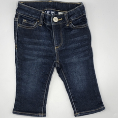 Jeans Baby GAP Talle 6-12 meses azul oscuro Skinny fit (35 cm largo) - comprar online