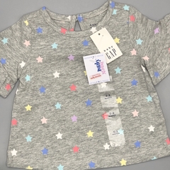 Remera Baby GAP Talle 0-3 meses algodón gris estrellitas multicolor - comprar online
