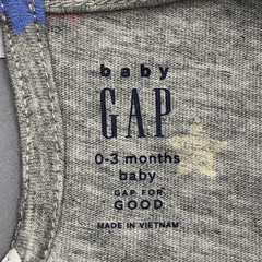 Remera Baby GAP Talle 0-3 meses algodón gris estrellitas multicolor - Baby Back Sale SAS