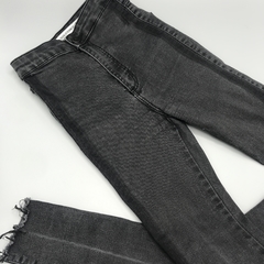 Jeans Zara Talle 32 EUR (10-12 años) negro elastizado deflecado punta (99 cm largo) - comprar online