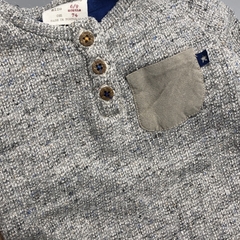 Segunda Selección - Buzo Zara Talle 6-9 meses gris jaspeado botones simil madera bolsillo delantero - tienda online