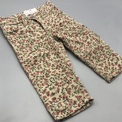 Segunda Selección - Pantalón Baby Cottons Talle 9 meses corderoy verde musgo florcitas rojas (37 cm largo) - comprar online