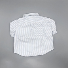 Segunda Selección - Camisa Chaps Talle 9 meses lino rayas celeste blanco bordado azul en internet