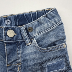 Imagen de Segunda Selección - Jeans HyM Talle 6-9 meses azul claro parches (41 cm largo)