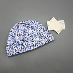 Gorro Cheeky Talle M (6-9 meses) algodón blanco florcitas azules