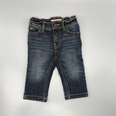 Jeans Tommy Hilfiger Talle 6-9 meses azul oscuro localizado (36 cm alrgo)