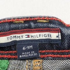 Jeans Tommy Hilfiger Talle 6-9 meses azul oscuro localizado (36 cm alrgo) - Baby Back Sale SAS