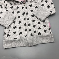 Segunda Selección - Campera Owoko Talle 2 (6-9 meses) gris - lunares corazones - sin frisa