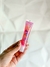 Lip Gloss Rainbow Stitch na internet