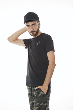 REMERA CIERVO (V2501515) - comprar online