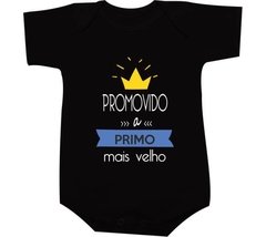 Camiseta Promovido a primo mais velho com coroa na internet