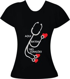 camiseta gestante aqui batem tres coracoes