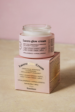 Lucero_ Crema facial iluminadora & hidratante