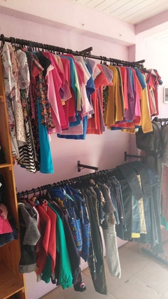 Perchero comercial pared new arrivals