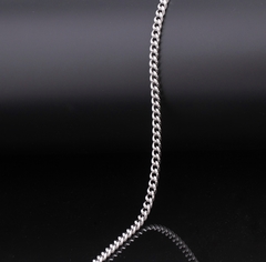 Colar Retângulo Minimalist Silver em Aço Inoxidável