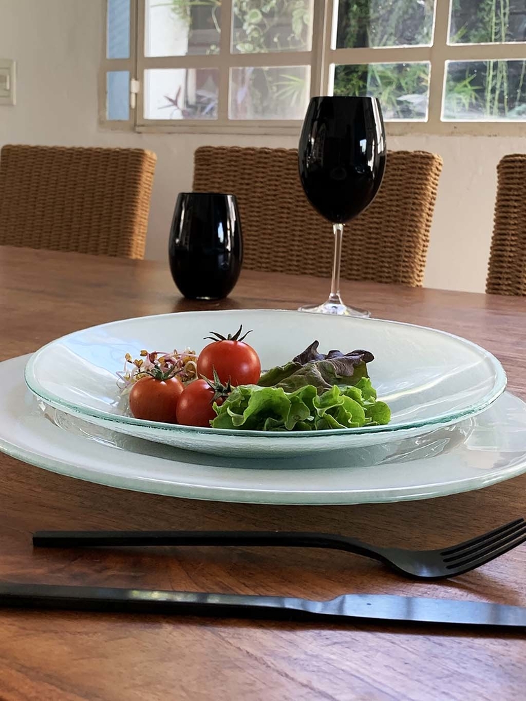 PLATOS LISOS HONDOS BLANCOS set x 2 Salazar Casa
