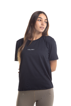 REMERA PETRA BLACK en internet