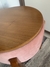 Puff Paris com mesa de apoio cor veludo rosê na internet