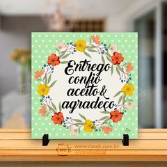 Azulejo Entrego, Confio, Aceito e Agradeço - comprar online