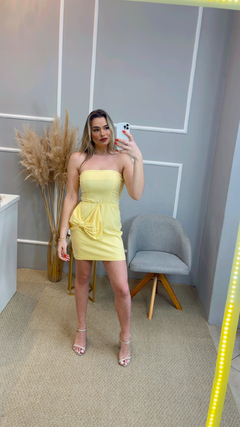 Vestido top viscolinho amarelo U - Closet de Luxo