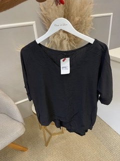 Blusa ampla viscose preta M