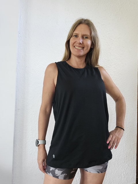 Musculosa "Jade Basic" Negro - SIN GENERO