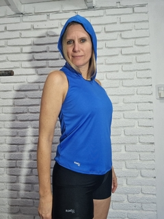 Musculosa Capucha Azul Francia - comprar online