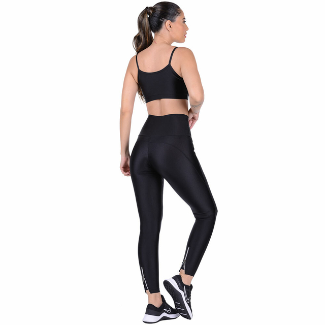 Conjunto para Treino Preto com top alças finas