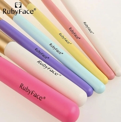 SET DE BROCHAS RUBY FACE X 7