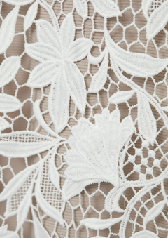 S0461 - GUIPIURE CON FLORES 3D - Sole Silva Telas de Novias ~ Bridal Fabrics