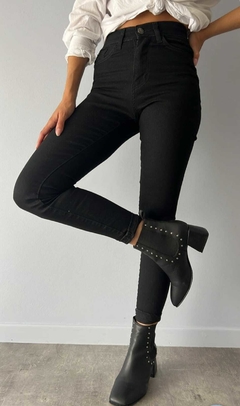 Pantalon Jeans Total Black en internet