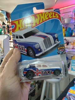 Autos Hot Wheels variados (consultar stock) en internet