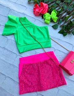 Conjunto Short Saia Paetê Rosa e Blusa Verde