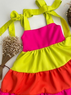 Vestido Cores Verão com Amarração no Ombro (Acompanha Laço de Cabelo) - comprar online