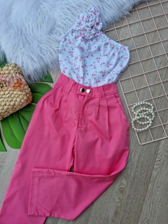 Conjunto Blusa Florzinhas + Calça - comprar online